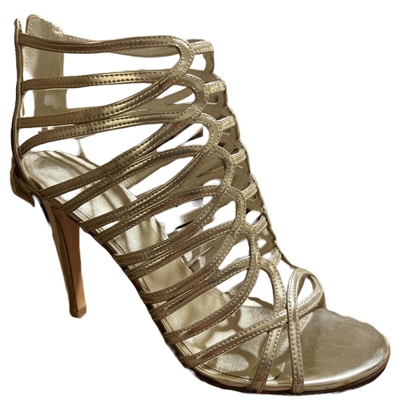 Stuart Weitzman Gold Strappy Shoes - Picture 6 of 9